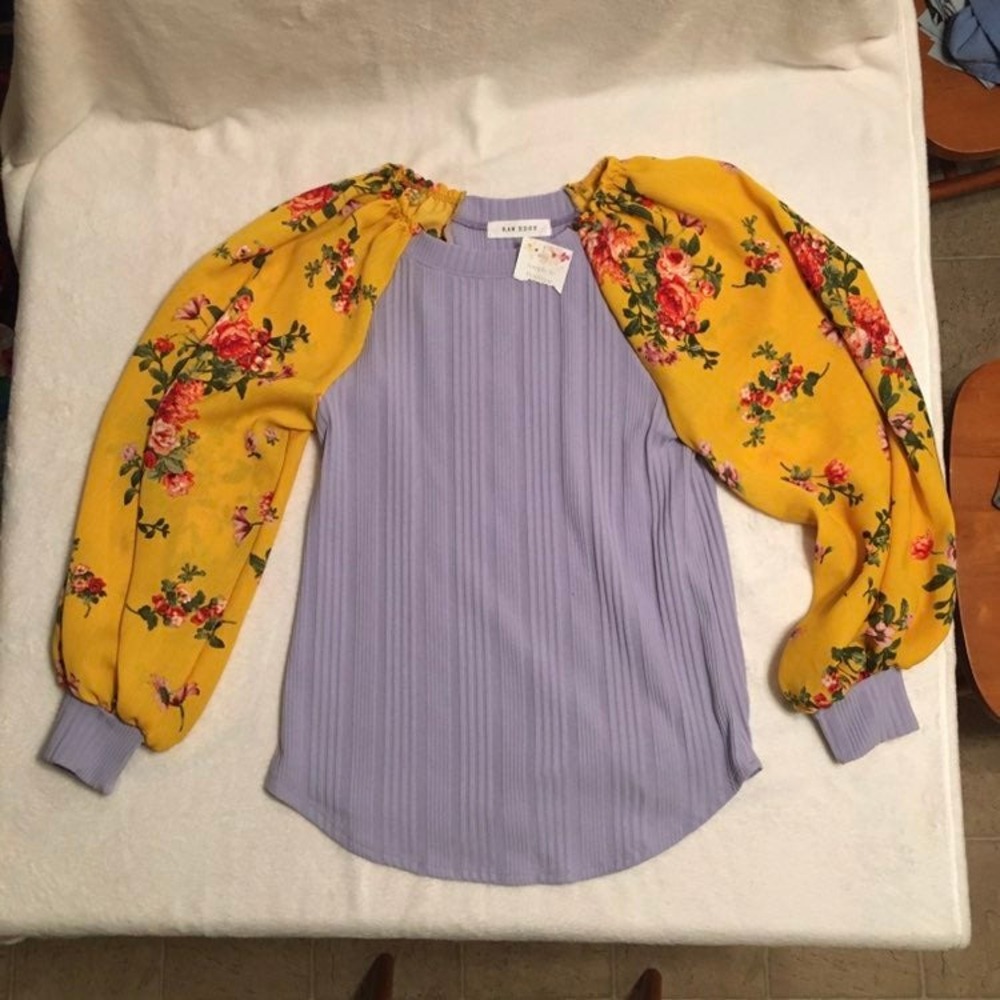 Boutique New womems  Blouse small new with‎ tags